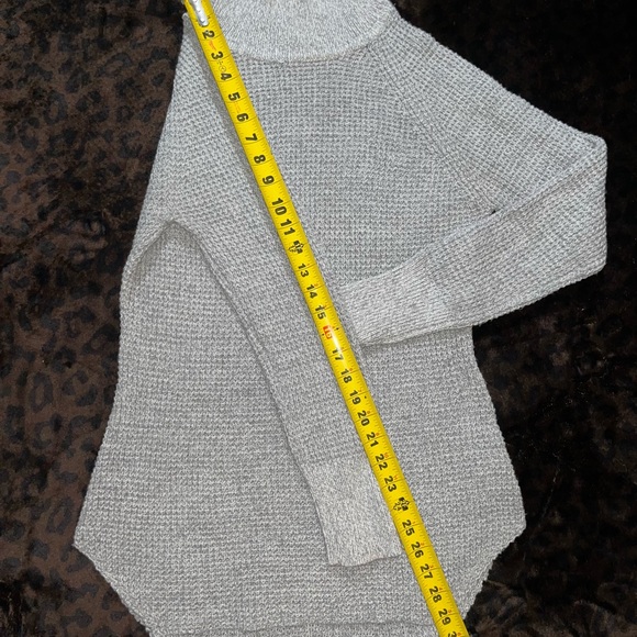 RD Style gray waffle thermal turtleneck fitted sweater - Picture 6 of 14
